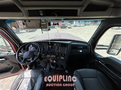 2021 Kenworth W900 6X4 T/A SLEEPER TRUCK TRA