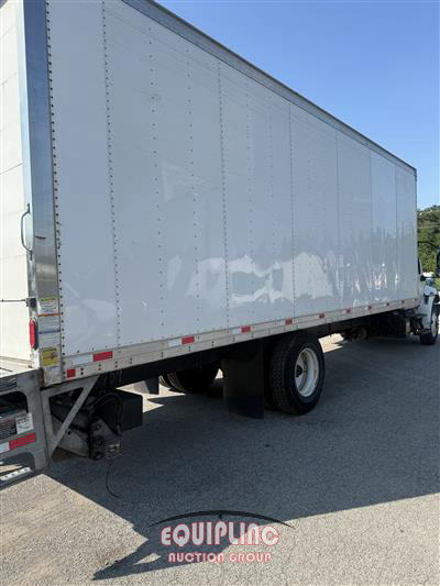 2020 International MV607 4X2 SA 26FT NON CDL BOX 