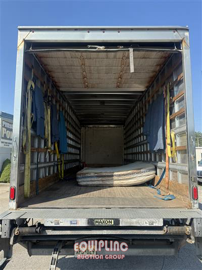2020 International MV607 4X2 SA 26FT NON CDL BOX 