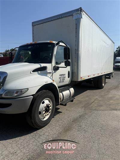 2020 International MV607 4X2 SA 26FT NON CDL BOX 
