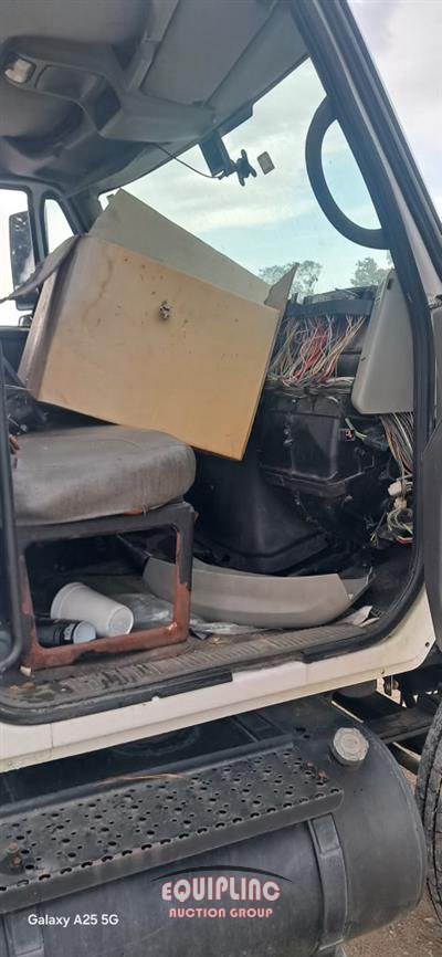 2008 International 4300 4XZ S/A CHIPPER TRUCK