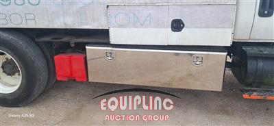 2008 International 4300 4XZ S/A CHIPPER TRUCK