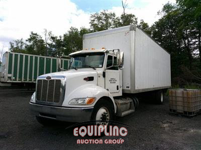 2020 Peterbilt 337 4X2 S/A 26FT NON CDL BOX T