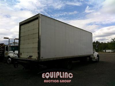 2020 Peterbilt 337 4X2 S/A 26FT NON CDL BOX T