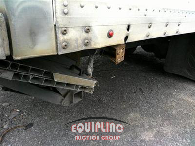 2020 Peterbilt 337 4X2 S/A 26FT NON CDL BOX T