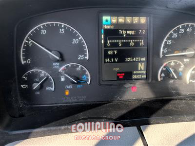 2018 Freightliner CASCADIA 6X4 T/A SLEEPER TRUCK