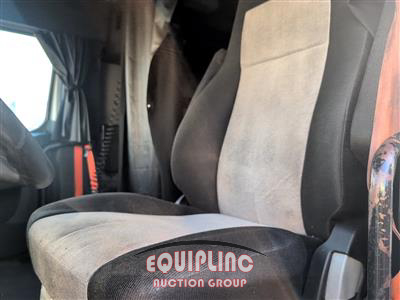 2018 Freightliner CASCADIA 6X4 T/A SLEEPER TRUCK