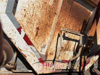 2013 Freightliner CASCADIA TRI/A DUMP TRUCK