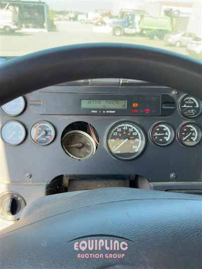 2013 Freightliner CASCADIA TRI/A DUMP TRUCK