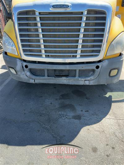 2013 Freightliner CASCADIA TRI/A DUMP TRUCK