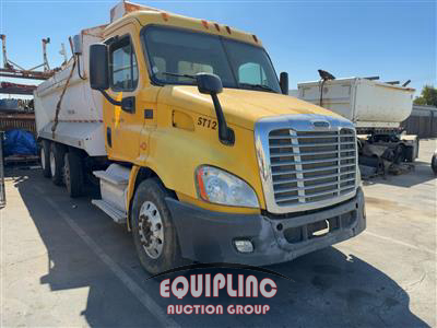 2013 Freightliner CASCADIA TRI/A DUMP TRUCK