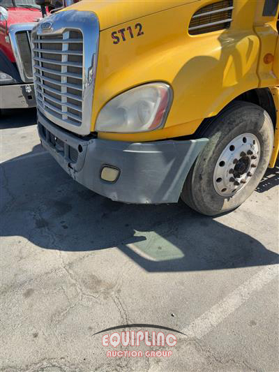 2013 Freightliner CASCADIA TRI/A DUMP TRUCK