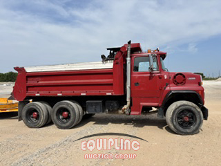1996 Ford L8000