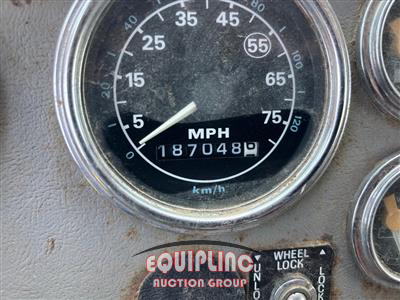 1996 Ford L8000