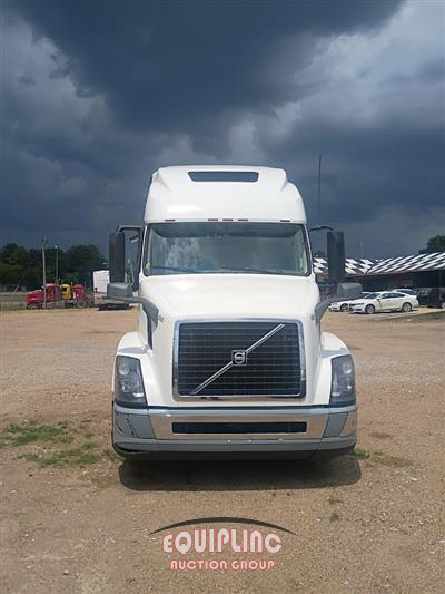 2018 Volvo VNL 670 6X4 T/A SLEEPER TRUCK 