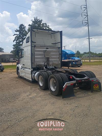 2018 Volvo VNL 670 6X4 T/A SLEEPER TRUCK 