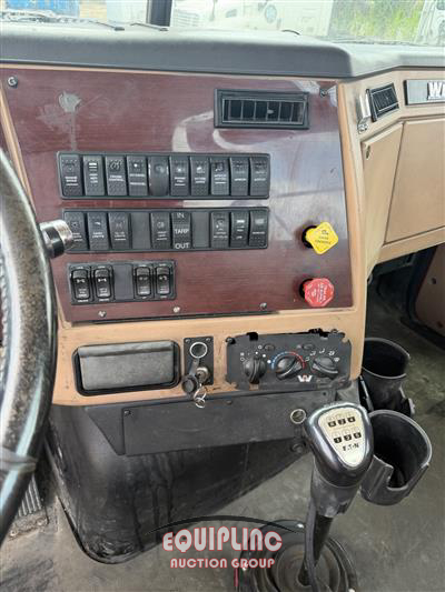 2015 Western Star 4700SF 6X4 T/A DAY CAB TRUCK T