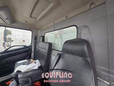 2017 Hino 268 4X2 S/A 26FT NON CDL BOX T