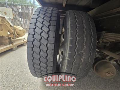 2017 Hino 268 4X2 S/A 26FT NON CDL BOX T