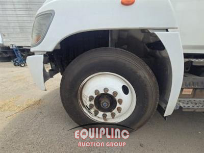 2017 Hino 268 4X2 S/A 26FT NON CDL BOX T