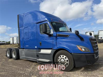 2019 Freightliner CASCADIA 6X4 T/A SLEEPER TRUCK