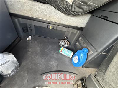 2019 Freightliner CASCADIA 6X4 T/A SLEEPER TRUCK