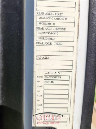 2014 Volvo VNL64T300 6X4 T/A DAY CAB TRUC