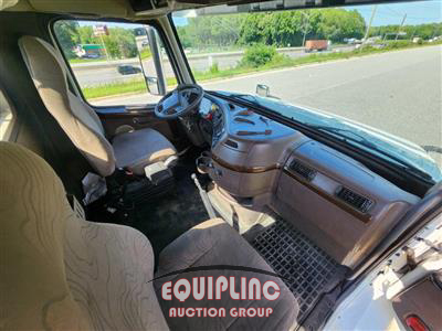 2014 Volvo VNL64T300 6X4 T/A DAY CAB TRUC