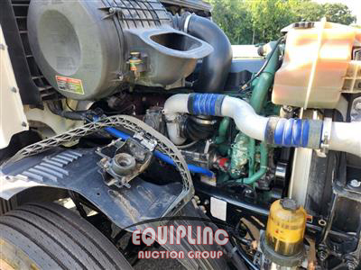 2014 Volvo VNL64T300 6X4 T/A DAY CAB TRUC