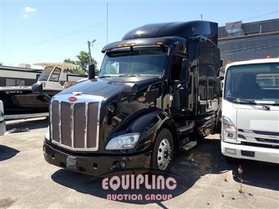2018 Peterbilt 579 6X4 T/A SLEEPER TRUCK TRAC