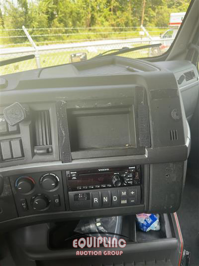 2022 Volvo VNL 760 6X4 T/A SLEEPER TRUCK 