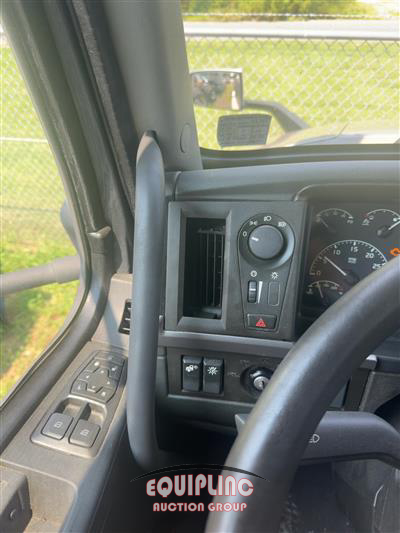2022 Volvo VNL 760 6X4 T/A SLEEPER TRUCK 