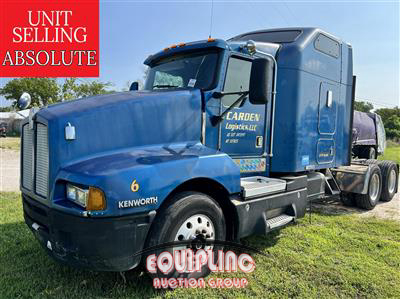 2000 Kenworth T600 6X4 T/A MID ROOF TRUCK TR