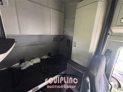 2020 Kenworth T680 6X4 T/A SLEEPER TRUCK TRA