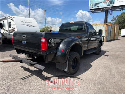 2015 Ford F350 4X4 SNATCH TRUCK
