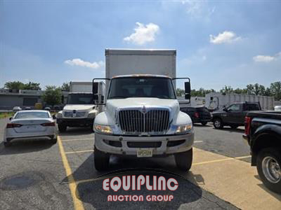 2019 International MV607 4X2 S/A 26FT NON CDL BOX