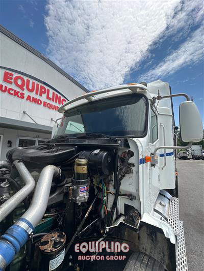 2000 International 9200I