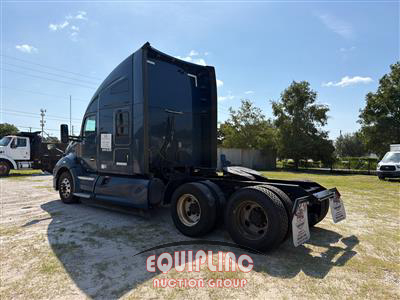 2020 Kenworth T680 6X4 T/A SLEEPER TRUCK TRA