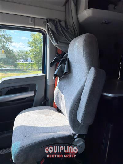 2020 Kenworth T680 6X4 T/A SLEEPER TRUCK TRA