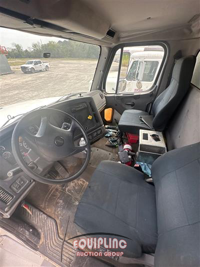 2015 Freightliner M2