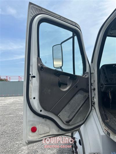 2015 Freightliner M2