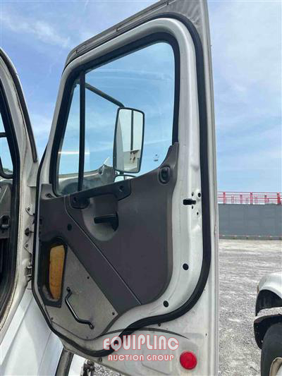 2015 Freightliner M2