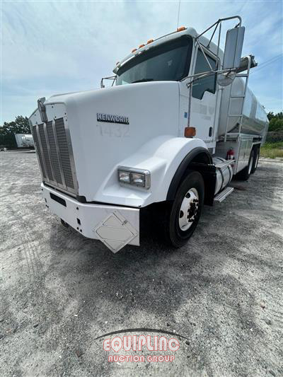 2009 Kenworth T8 Series