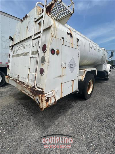 1992 International 4900 FUEL TRUCK