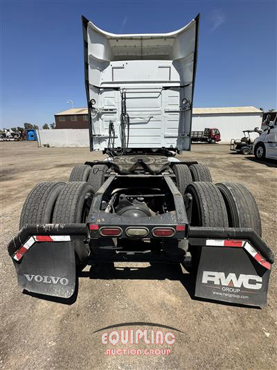2016 Volvo VNL 6X4 T/A SLEEPER TRUCK TRAC