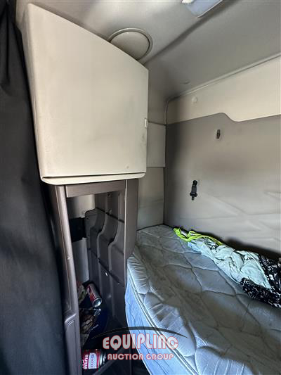 2016 Volvo VNL 6X4 T/A SLEEPER TRUCK TRAC