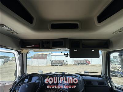 2016 Volvo VNL 6X4 T/A SLEEPER TRUCK TRAC