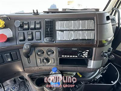 2016 Volvo VNL 6X4 T/A SLEEPER TRUCK TRAC