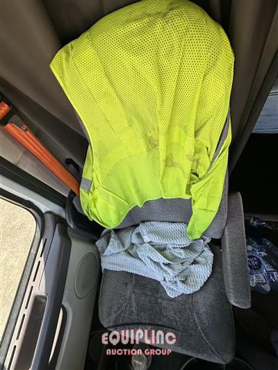 2016 Volvo VNL 6X4 T/A SLEEPER TRUCK TRAC
