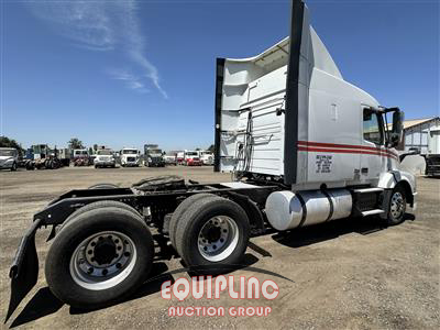 2016 Volvo VNL 6X4 T/A SLEEPER TRUCK TRAC